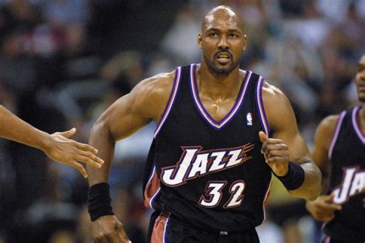 Karl Malone statue at Louisiana Tech rekindles discussion of athlete&rsquo;s