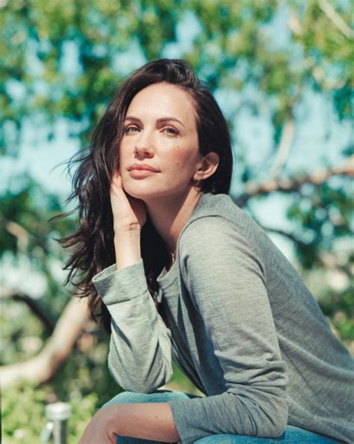 Kate Siegel I've been in relationships with women, siegel told
