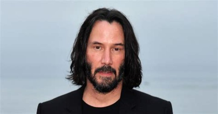 Keanu Reeves Leaves Note On &lsquo;You&rsquo;re Breathtaking&rsquo; Sign
