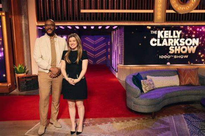 Kelly Clarkson Gives a Sweet Shoutout to Husband Brandon Blackstock on