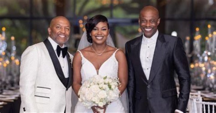 Kem has been Married to his Wife, Erica Owens since 2019 TG Time