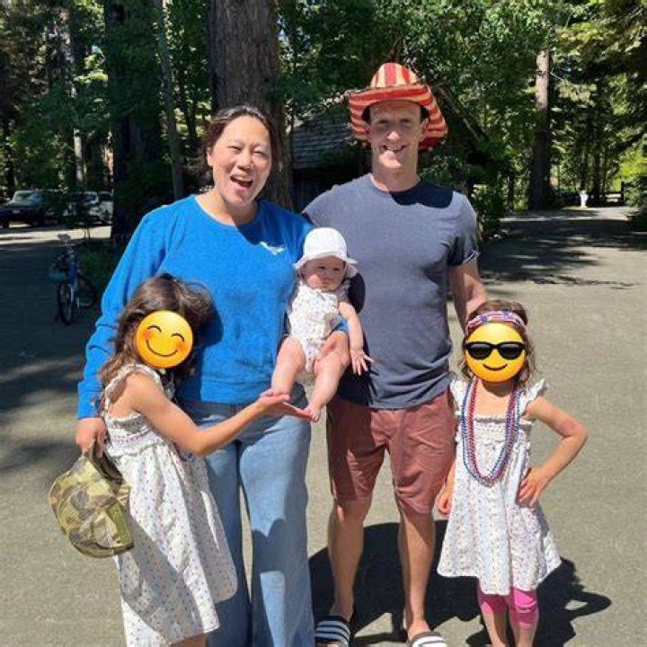 Kendo Kaponi Bio, Wiki, Age, Family, Wife, Children, Albums, and Net Worth.