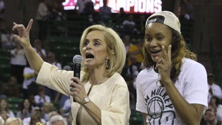 Kim Mulkey apologizes for saying 'punch them in the face' of Baylor critics