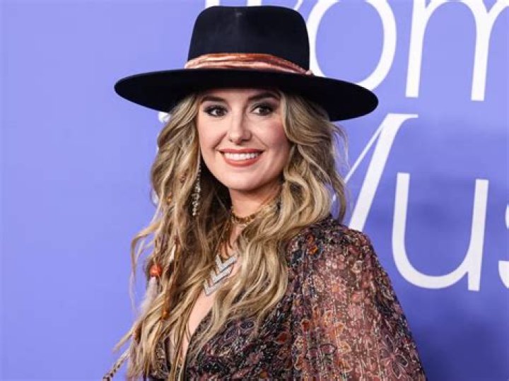 Lainey Wilson Net Worth 2023 'Yellowstone' Actress Was A Hannah