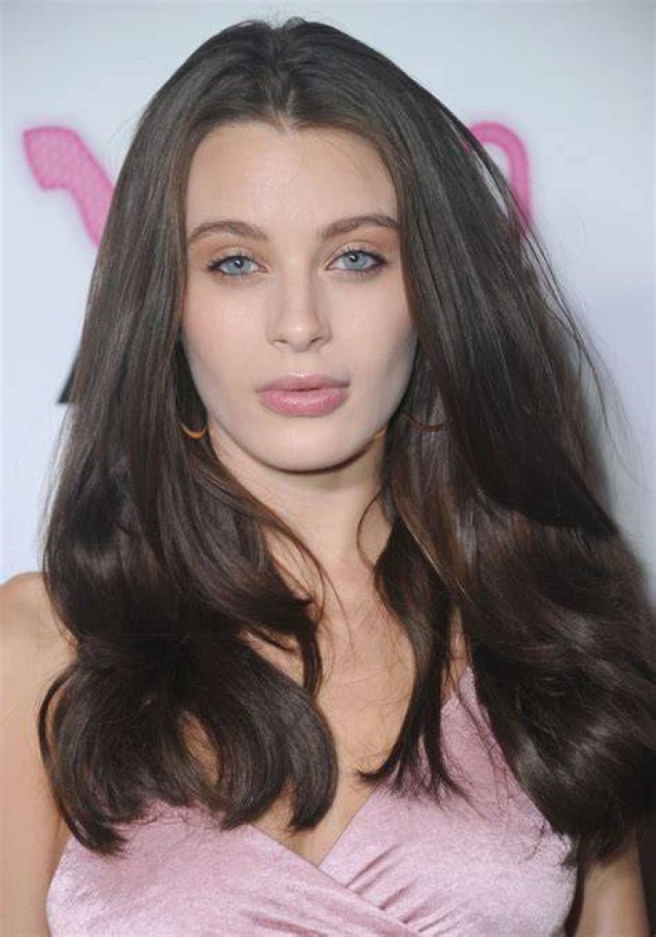 Lana Rhoades Flaunts Baby Bump In Nude Photo Months After Announcing