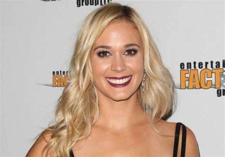 Lauren Compton Body, Career, Boyfriend &amp; Net Worth