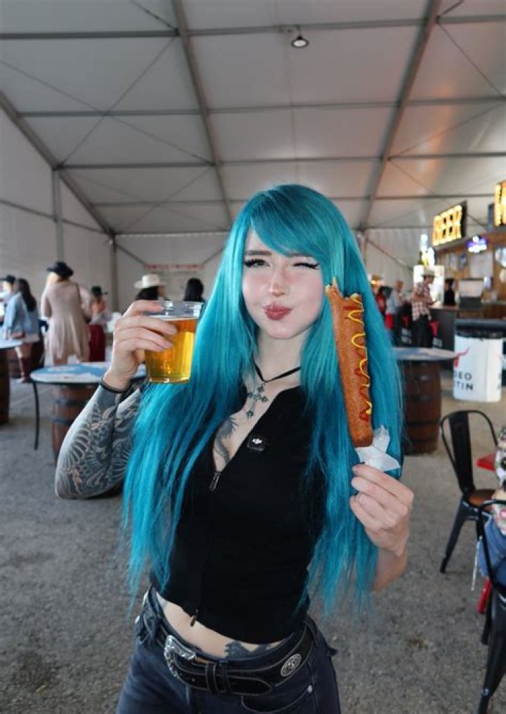 Leaked strongwaifu OkLeak