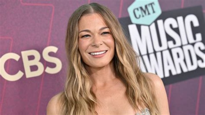 LeAnn Rimes Net Worth 2023 Singing Career Earnings Age Home