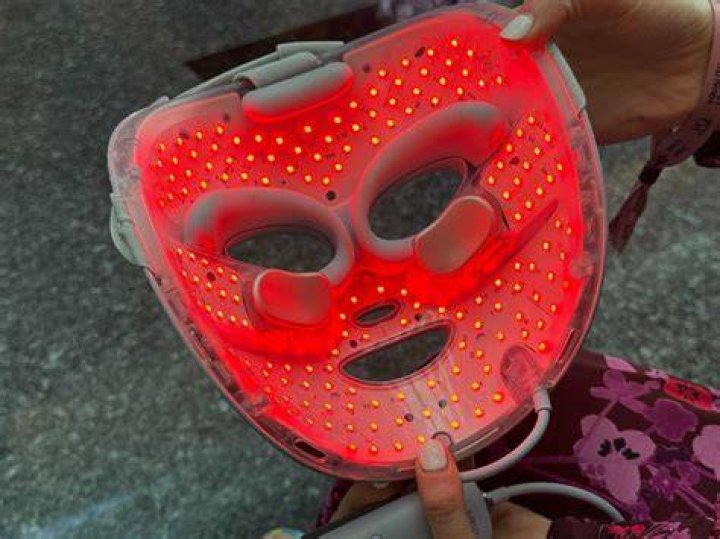 Led Face Mask - 12 Best Light Therapy Devices To Use At ... - Led Red Light Therapy