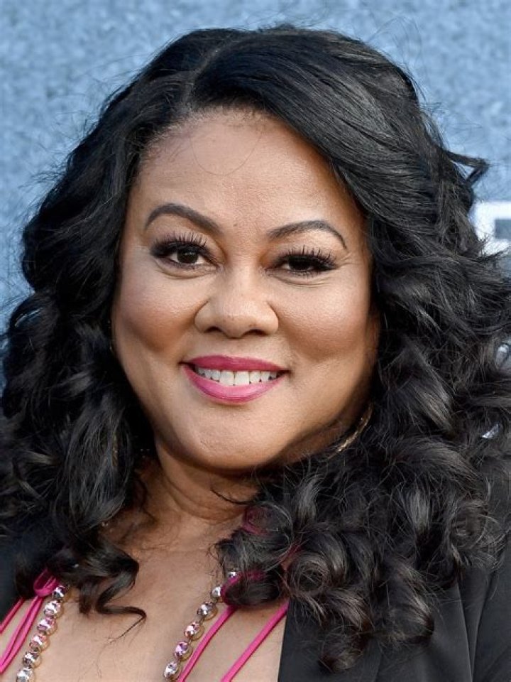 Lela Rochon's daughter goes to prom in mom's 'Waiting to Exhale' dress