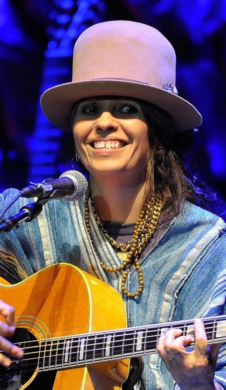 Linda Perry Concert Tickets, 2023 Tour Dates & Locations SeatGeek