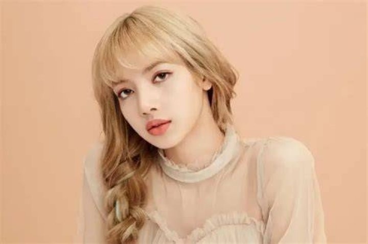 Lisa From BLACKPINK’s Net Worth How Wealthy Is She?