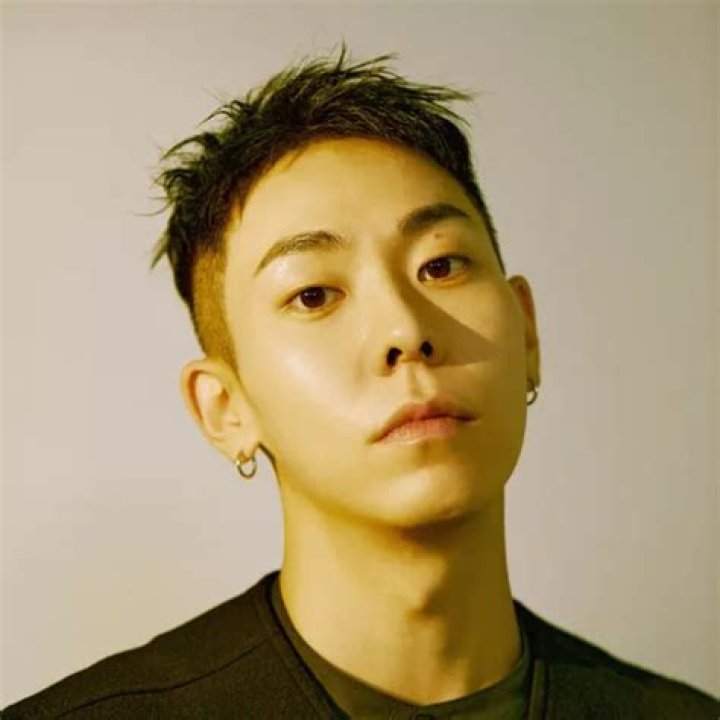 loco South Korean rapper Loco getting married, Instagram gets flooded