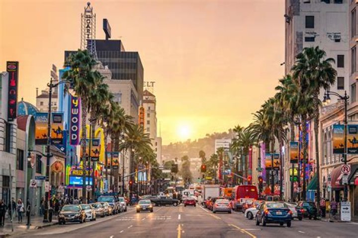 LOS ANGELES, OCT 26 Amanda Davidson, Tommy Davidson at the Paley