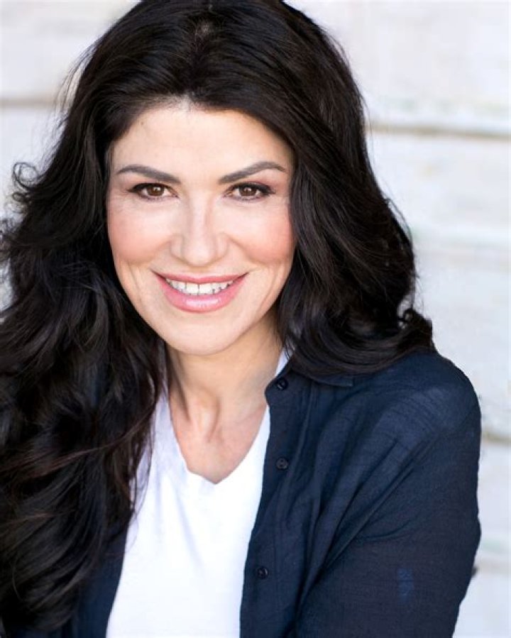 Luzelba Mansour Biography, Age, Family, Height, Marriage, Salary, Net