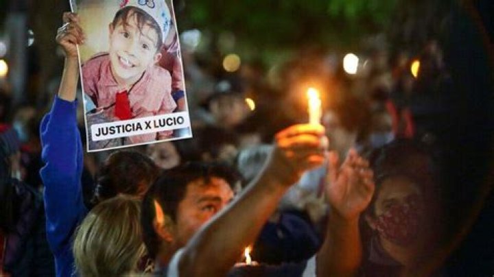 Madrasta de Lucio Dupuy Le pegu&eacute; pataditas en la cola