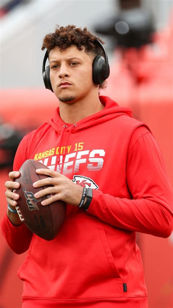 Mahomes listed as questionable for Chiefs’ game vs Vikings CBS 42