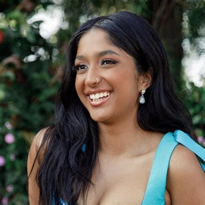 Maitreyi Ramakrishnan Wiki, Age, Height, Boyfriend, Family, Biography