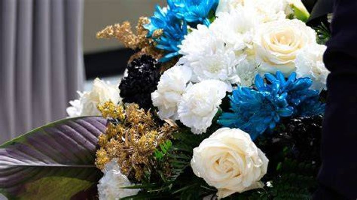 Mapleton student dies after collapsing before football game