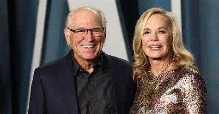 Margie Washichek (Jimmy Buffett’s exwife) Bio, Age, Family, and Net Worth