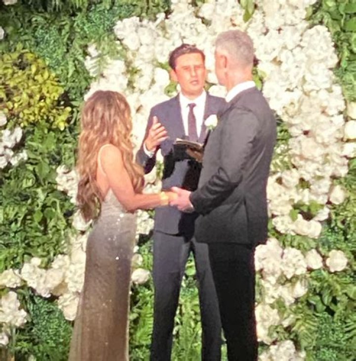 Married To Sean O'Hair, Sniprhub