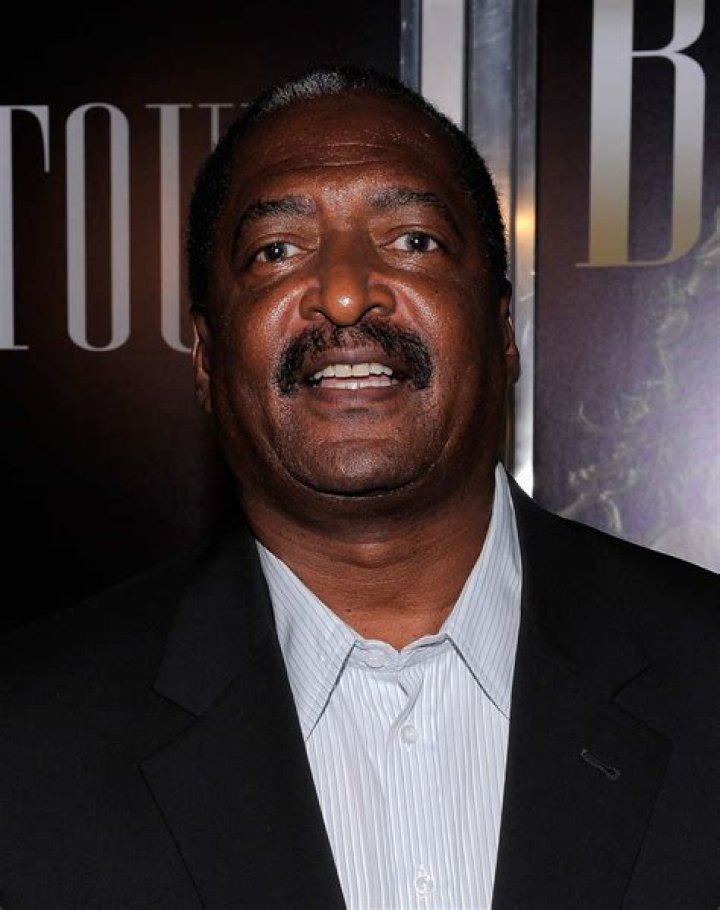 Mathew Knowles Asks Fans To Decide Who Gives The Better Concert Between