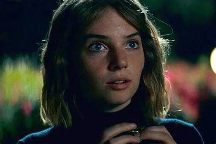 Maya Hawke Feet » Page 2 of 23 » wikiGrewal