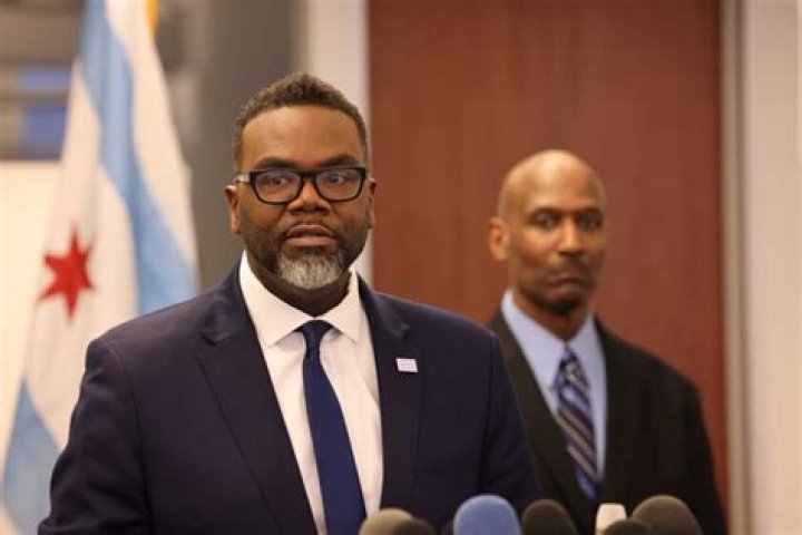 Mayor Brandon Johnson urged to pick Snelling as Chicago&rsquo;s next top cop