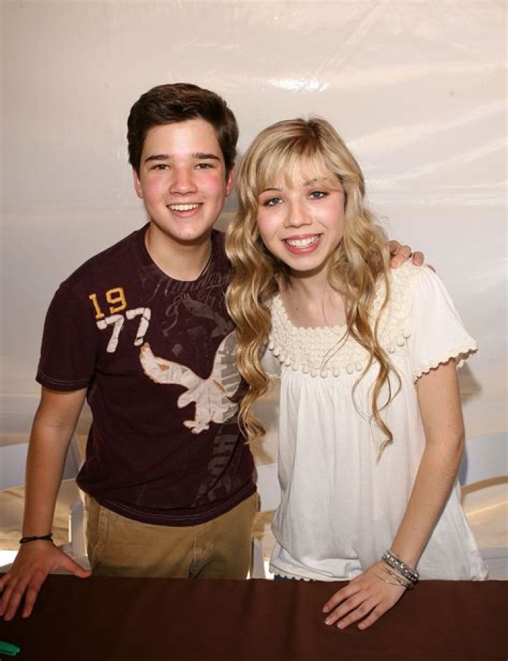 McCurdy Bio, Early Life, Career, Relationship, Net Worth, Body