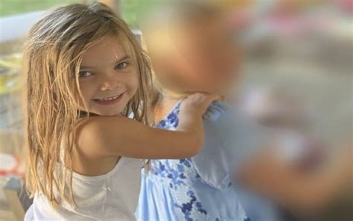 Meet Flora Oosterhouse, Amy Smart's Daughter Linefame