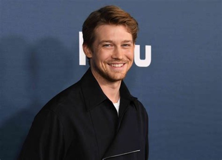 Meet Joe Alwyn Brother Patrick And Thomas Parents And