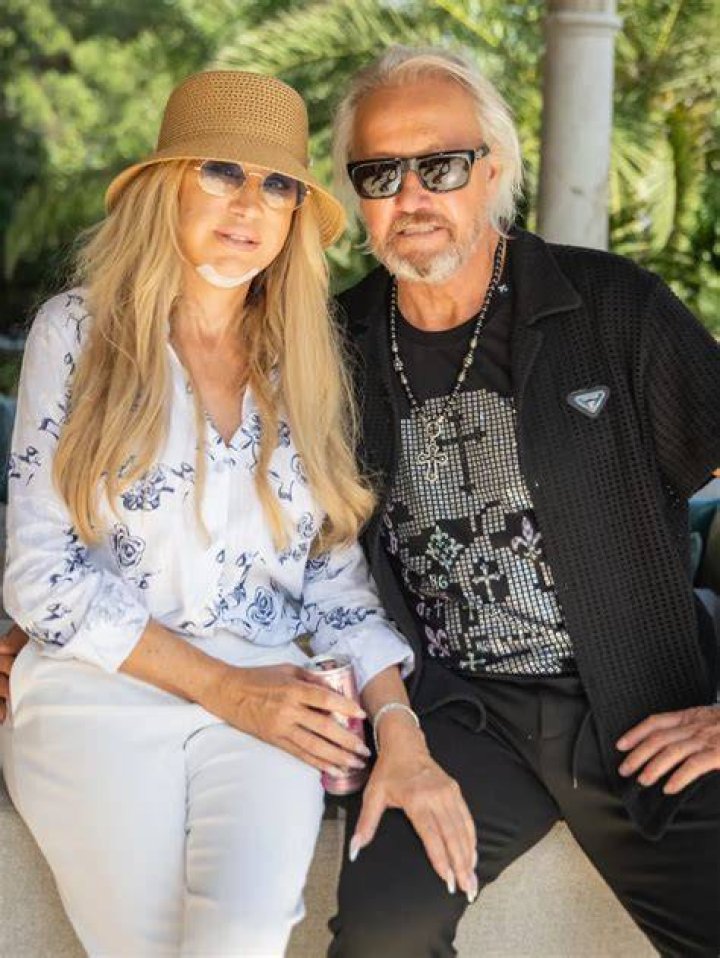 Meet Michael Lewis And Divona Lewis Johnny Lewis Parents