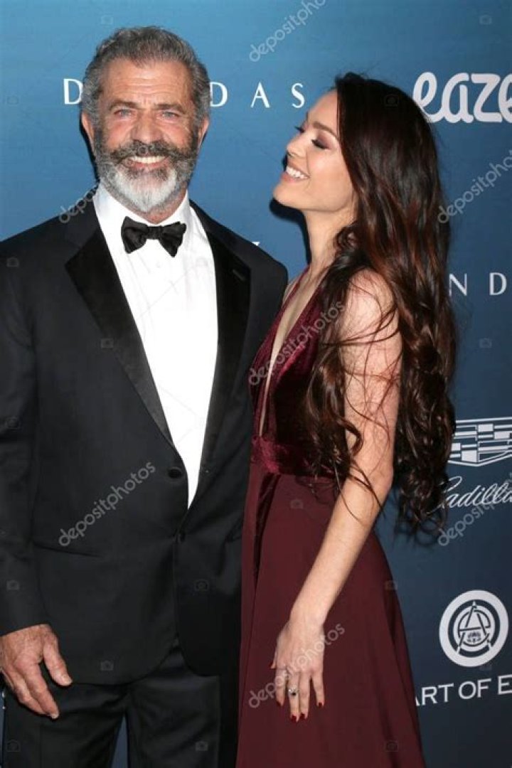 Mel Gibson officiallly divorces wife of 31 years NY Daily News