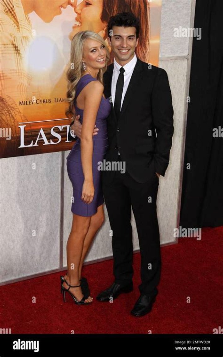 Melissa Ordway & Husband Justin Gaston Cast In New Holiday Flick by