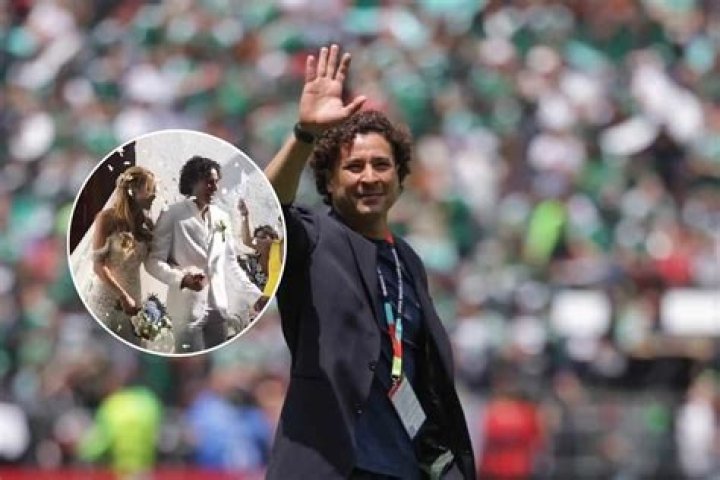 Memo Ochoa's Wife Karla Mora (Bio, Wiki)