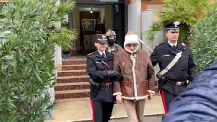 Messina Denaro in cella da 10 giorni ha parlato solo con i medici "Non