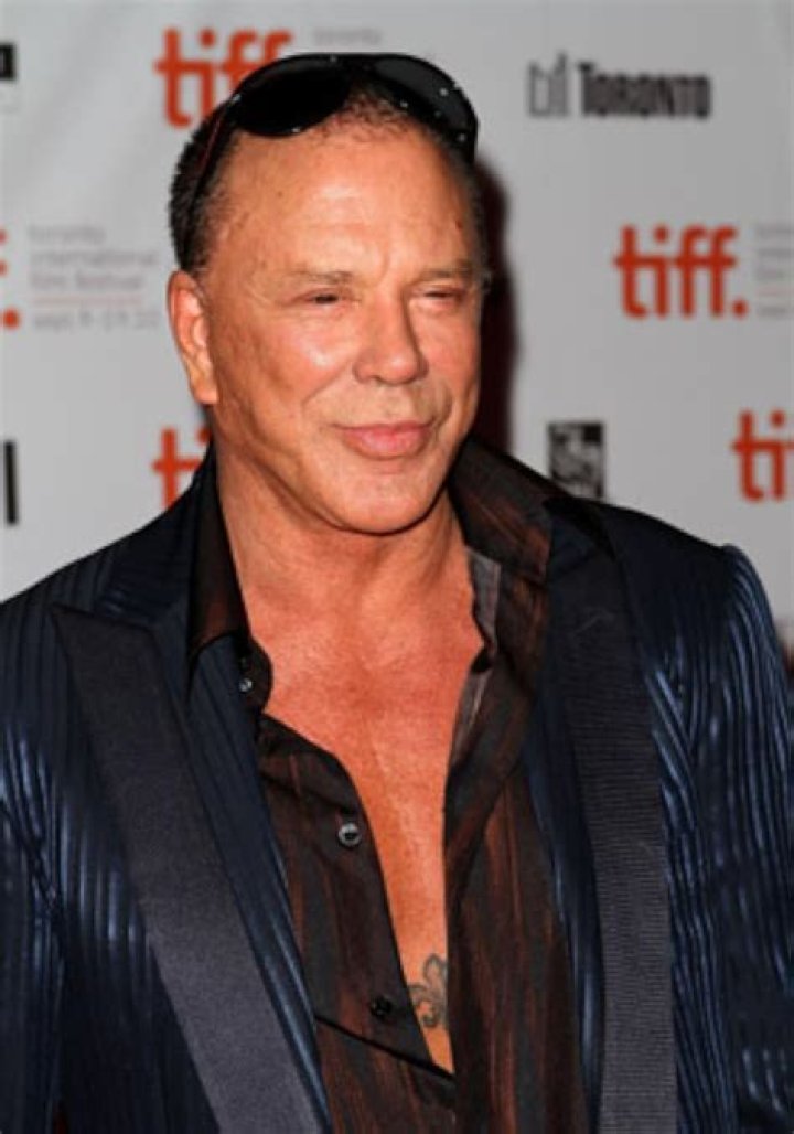 Mickey Rourke Plastic Surgery An Example For The Public!