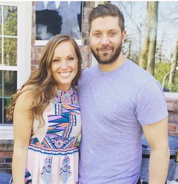 Mina Starsiak Husband, Net Worth, Family, Father, Wedding, Child