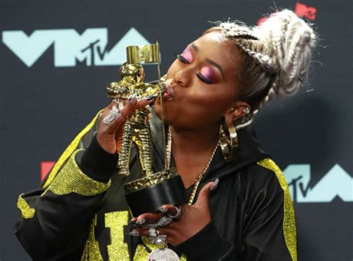 Missy Elliott honored at MTV VMAs; Swift wins top prize AP News