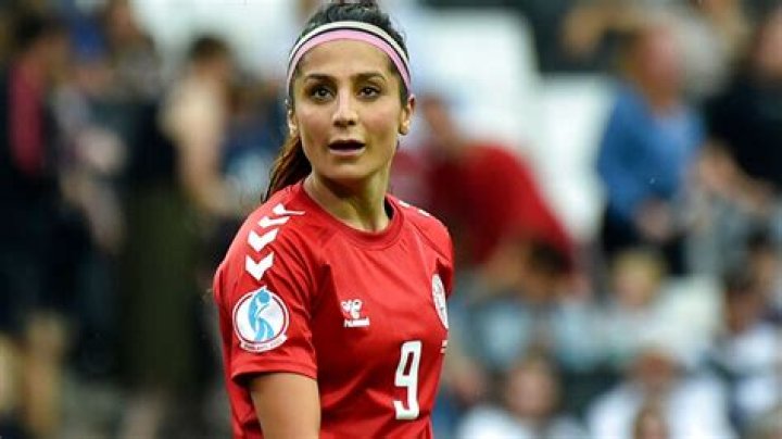 Nadia Nadim's journey from a refugee camp to PSG stardom CNN Video