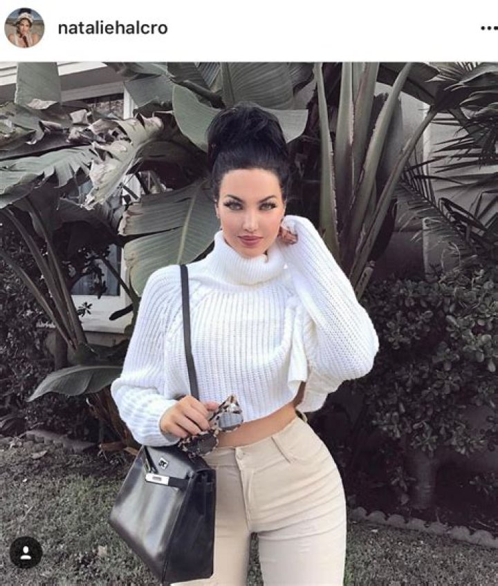 NATALIE HALCRO on Instagram &ldquo;Hope everyone had a great day 🤍 Outfit