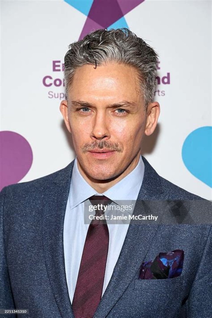 Neal Bledsoe's Bio, Height, Relationships, Married Wife or Gay?