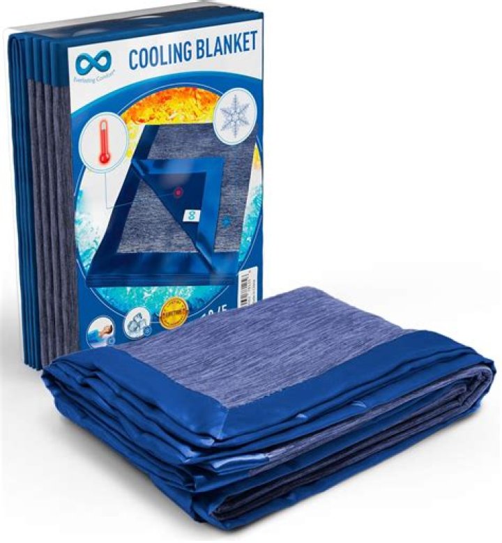 newbirn on cooling blanket to prevent brain damage