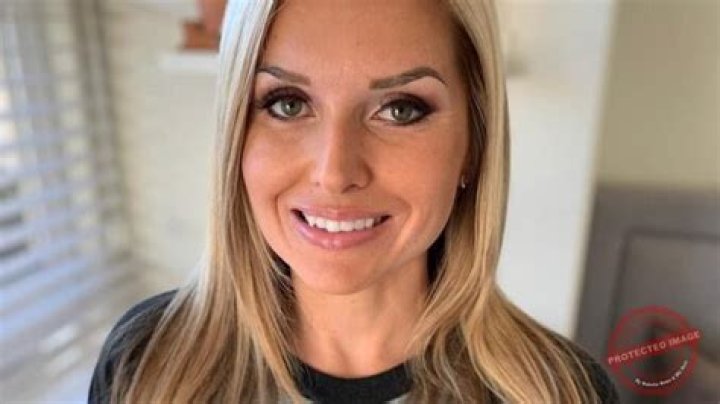 Nicole Comstock (CBS) Wiki, Age, Husband, Married, Salary, Net Worth