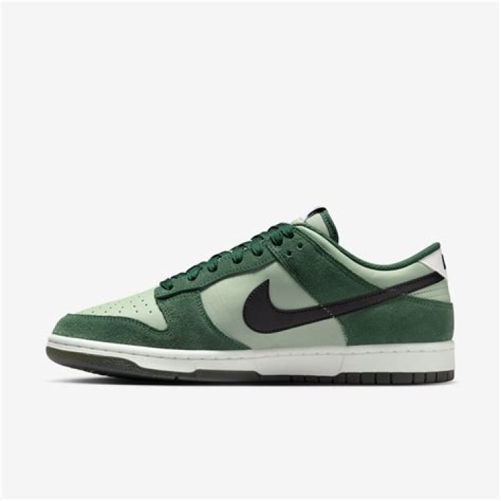 Nike Dunk Low “Team Green” 2021 Sneakersanalys