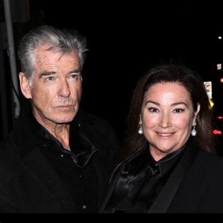 Nyelvészet Zsiráf alsó pierce brosnan wife keely Időpont egyeztetés