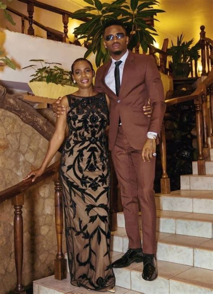 Nyina wa Diamond yatutse bikomeye umupasiteri aramwandagaza Teradig News