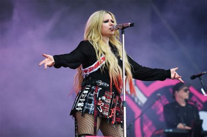 old avril Avril Lavigne Photo (5721122) Fanpop
