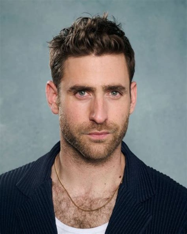 Oliver JacksonCohen Bio, Wiki, Net Worth, Dating, Girlfriend, Age