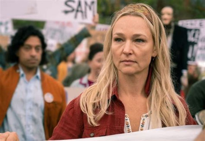 Onalee Ames: 10 Facts On Actress From Run